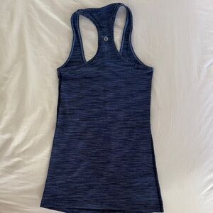 EUC lululemon blue spacedye cool racer back tank top size 2